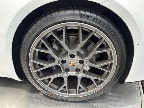 Used 2025 Porsche 911 Carrera RWD image 12