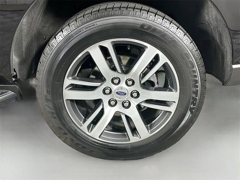 Used 2024 Ford Expedition Limited image 33