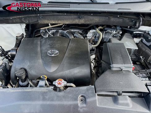 Used 2019 Toyota Highlander XLE FWD image 41