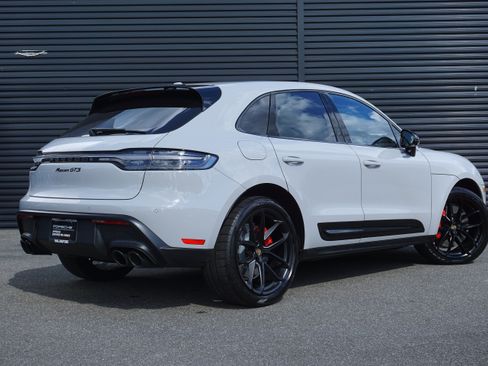 Certified 2023 Porsche Macan GTS w/ GTS Sport Package AWD/4WD image 8