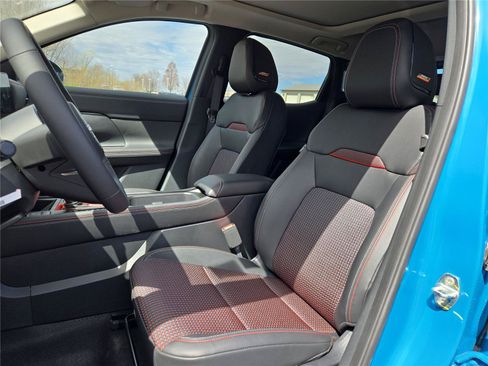 New 2026 Nissan Kicks SR AWD/4WD image 10