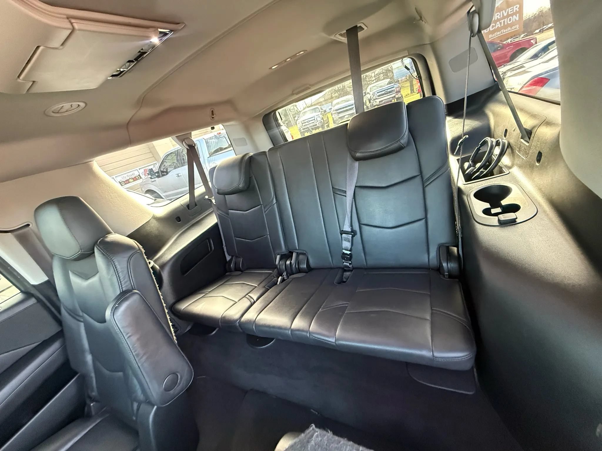Used 2017 Cadillac Escalade ESV Luxury AWD/4WD image 19