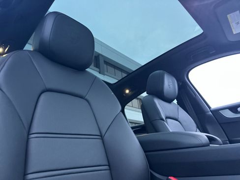 New 2026 Porsche Cayenne Coupe AWD/4WD image 17