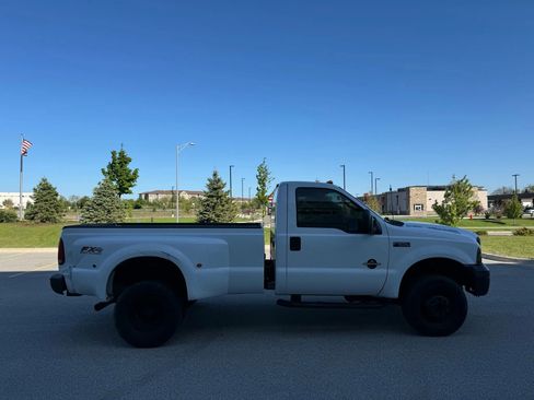 Used 2005 Ford F350 4x4 Regular Cab DRW Super Duty image 4