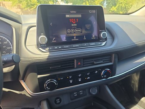 Certified 2025 Nissan Rogue S FWD image 19