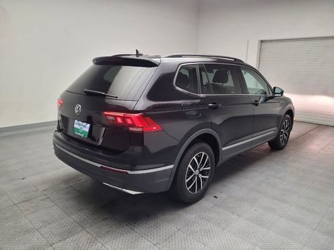 Used 2021 Volkswagen Tiguan SE FWD image 9