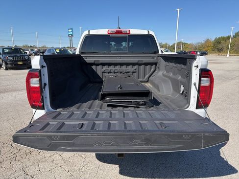 Used 2024 GMC Canyon AT4X image 12