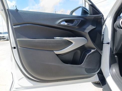 Used 2024 Chevrolet Trax RS image 17