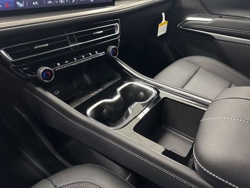 New 2026 Chevrolet Traverse LT w/ Midnight/Sport Edition FWD image 20