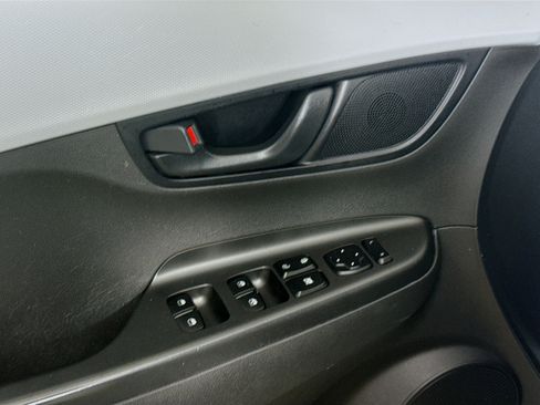 Used 2020 Hyundai Kona SEL FWD image 24
