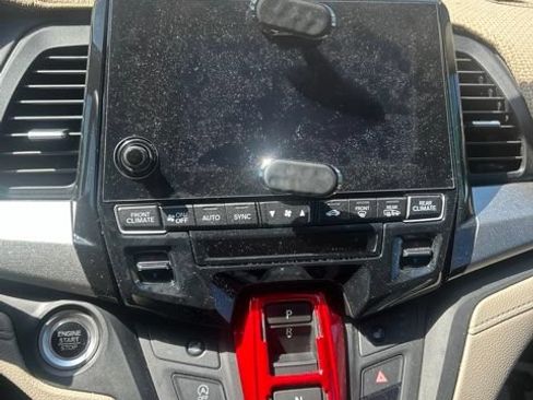 Used 2024 Honda Odyssey EX-L image 12