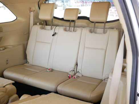 Used 2019 Toyota Highlander AWD Hybrid image 4