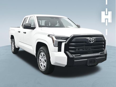 Used 2022 Toyota Tundra SR w/ SR Tow Package RWD image 3