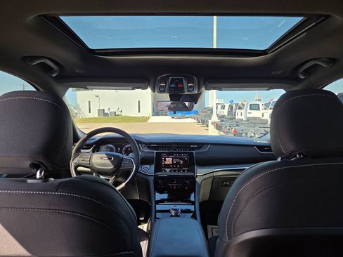 New 2026 Jeep Grand Cherokee L Laredo RWD image 22