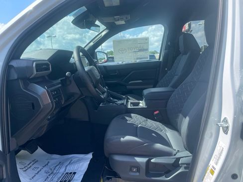 New 2026 Toyota Tacoma SR5 AWD/4WD image 11