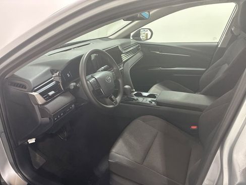Used 2025 Toyota Camry Hybrid image 10