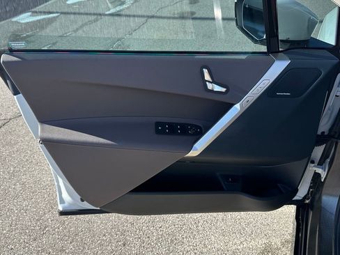 Used 2022 BMW iX xDrive50 w/ Sport Package image 15