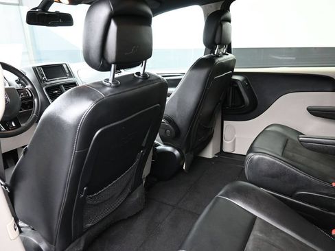 Used 2020 Dodge Grand Caravan SXT FWD image 22