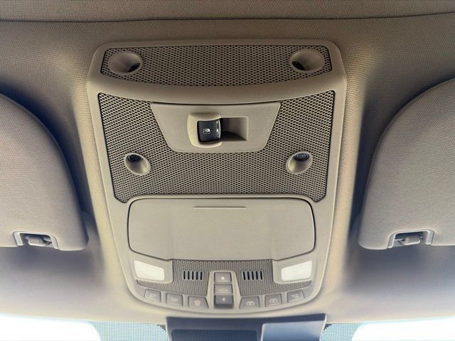 Used 2020 Ford F150 Lariat w/ Equipment Group 502A Luxury AWD/4WD image 24