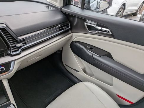 Used 2023 Kia Sportage EX image 18