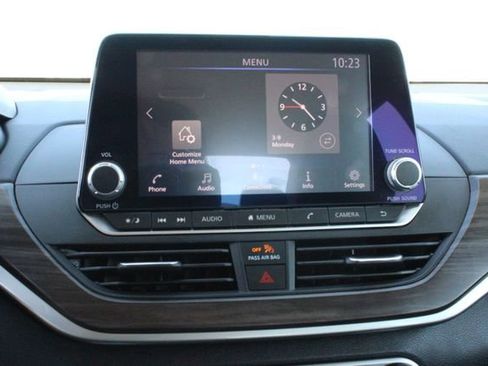 Used 2024 Nissan Altima 2.5 SV image 30