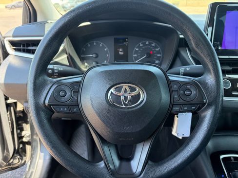 Used 2024 Toyota Corolla LE FWD image 8
