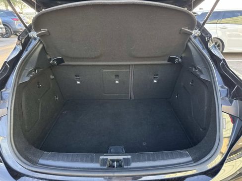 Used 2017 INFINITI QX30 image 9