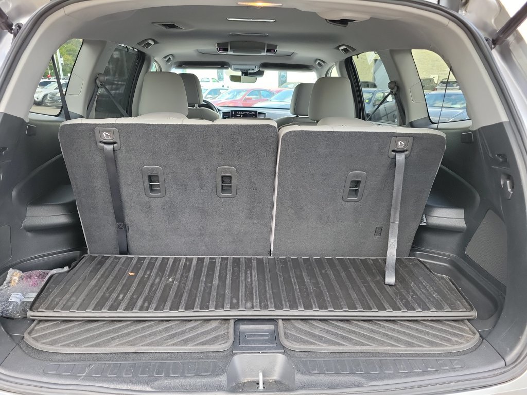 Used 2021 Honda Pilot Touring image 10