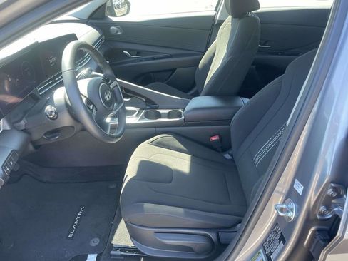 Certified 2025 Hyundai Elantra SEL FWD image 12