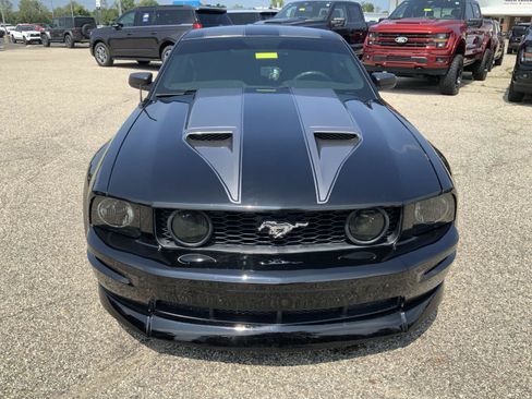 Used 2009 Ford Mustang GT RWD image 3