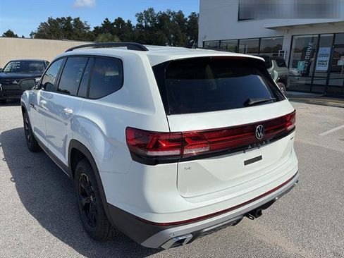 New 2026 Volkswagen Atlas Peak Edition AWD/4WD image 4