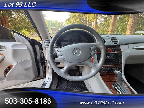 Used 2005 Mercedes-Benz CLK 320 Coupe image 28