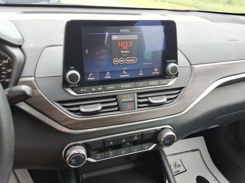 Used 2023 Nissan Altima 2.5 SV AWD/4WD image 15