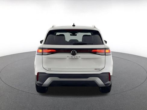 Used 2026 Volkswagen Tiguan SE AWD/4WD image 7