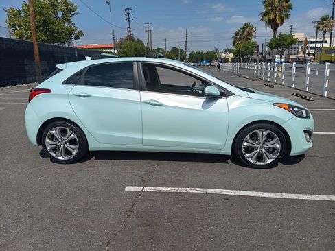 Used 2015 Hyundai Elantra GT w/ Option Group 02 FWD image 4