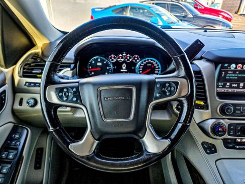 Used 2018 GMC Yukon XL Denali w/ Open Road Package image 20