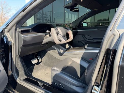 Used 2021 Tesla Model S Plaid image 17