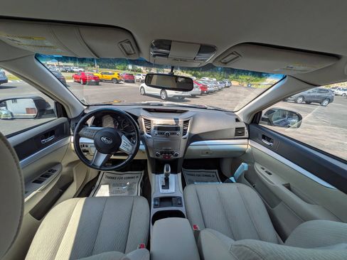 Used 2011 Subaru Outback 2.5i Premium w/ All-Weather Pkg AWD/4WD image 33