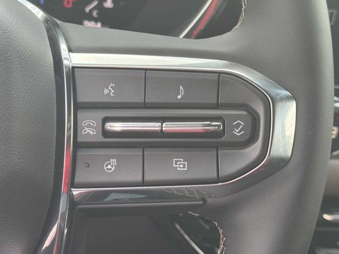 New 2026 GMC Canyon Denali AWD/4WD image 13