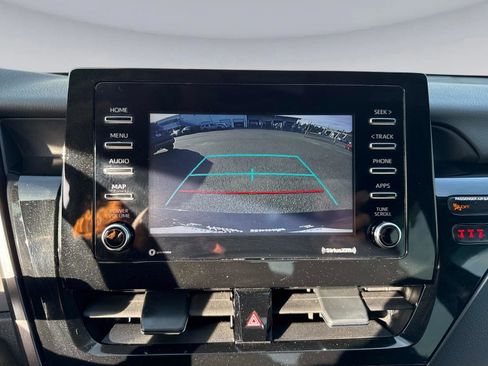 Used 2021 Toyota Camry SE image 24