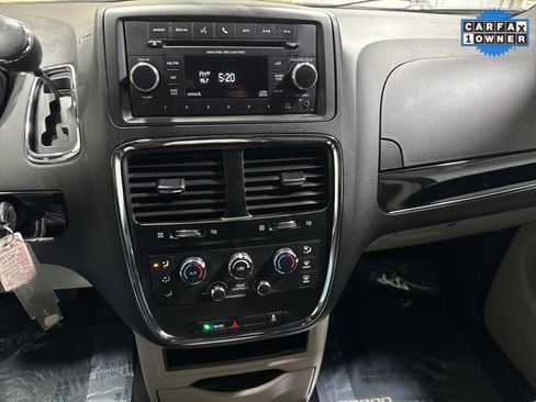 Used 2016 Dodge Grand Caravan SE image 15