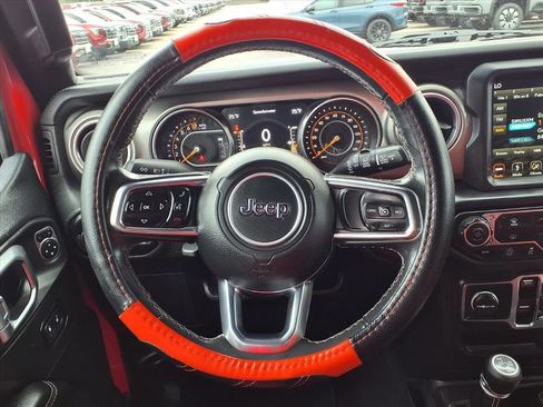 Used 2018 Jeep Wrangler Unlimited Sahara w/ Uconnect 4C Nav & Sound Group AWD/4WD image 13