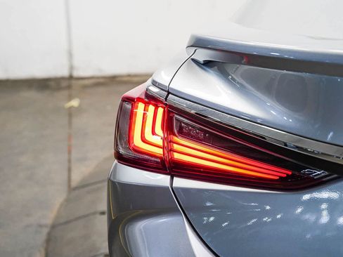 Used 2024 Lexus ES 300h w/ Premium Package FWD image 11