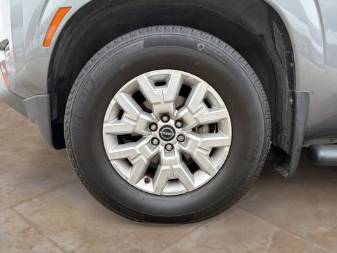 Used 2023 Nissan Frontier SV image 24