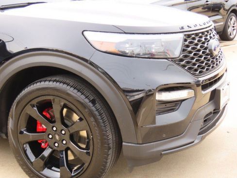 Certified 2023 Ford Explorer ST w/ Equipment Group 401A image 5