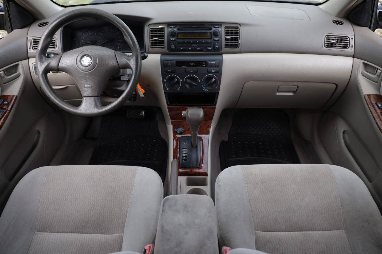 Used 2006 Toyota Corolla LE w/ Audio Value Pkg FWD image 2