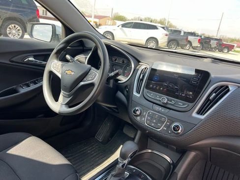 Used 2022 Chevrolet Malibu LT image 11