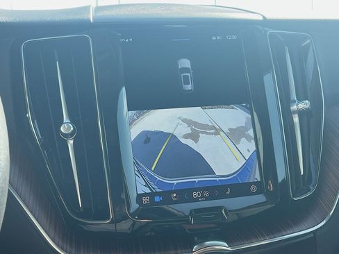 Used 2023 Volvo XC60 B5 Plus w/ Climate Package image 19