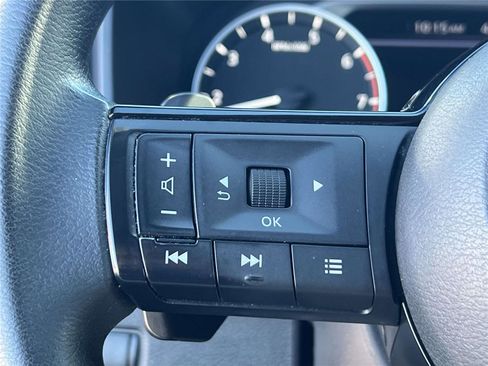 Certified 2022 Nissan Rogue SV image 28