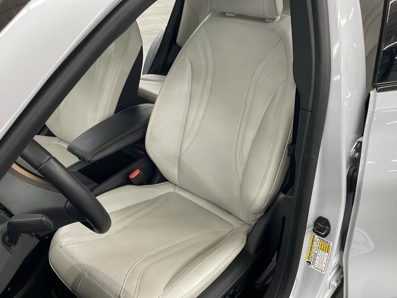 Used 2021 Ford Mustang Mach-E Premium RWD image 13